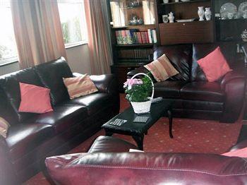 Suncrest Hotell Waterford Exteriör bild
